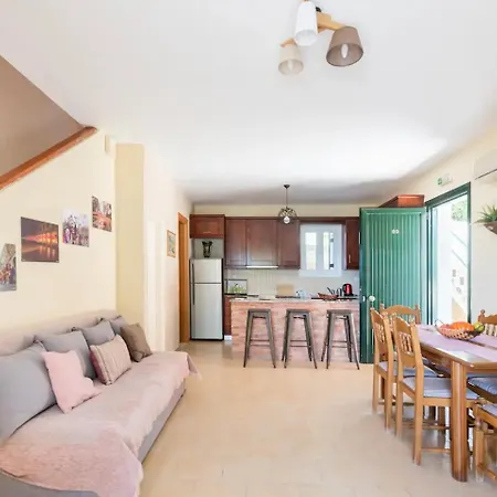 Maisonette Seaside Balconies Caracas 60 Daire Glifada